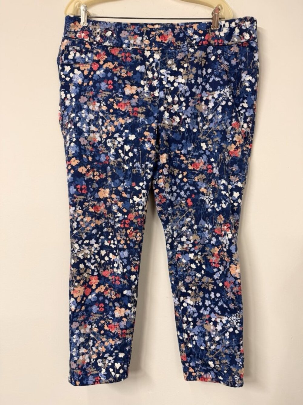 Chicos Pants Women’s 16 P Blue Floral Stretch Jeggings Skinny Legs Summer Pants